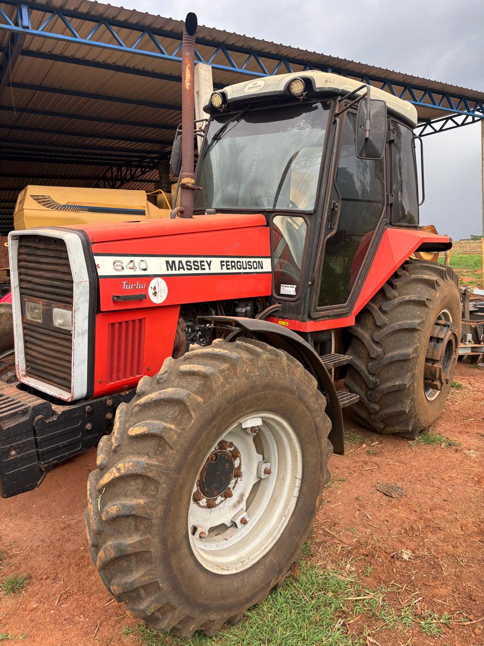 Trator MF 640 
