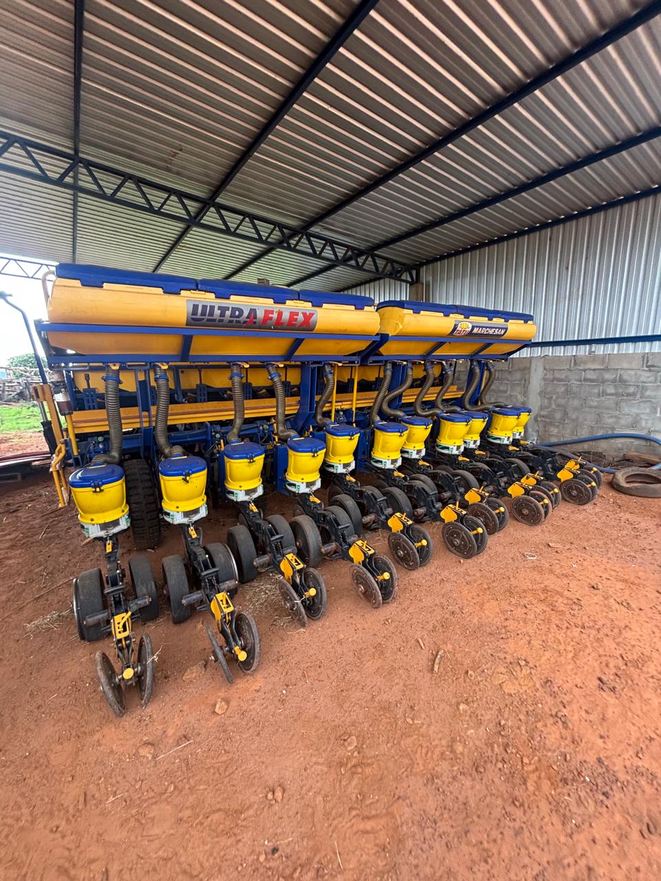 Plantadeira Tatu 11 linhas 45cm 