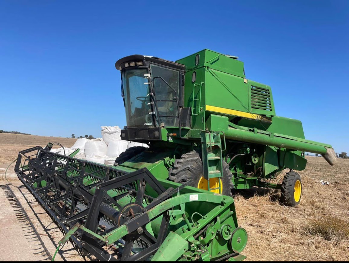 Colheitadeira John Deere 1185